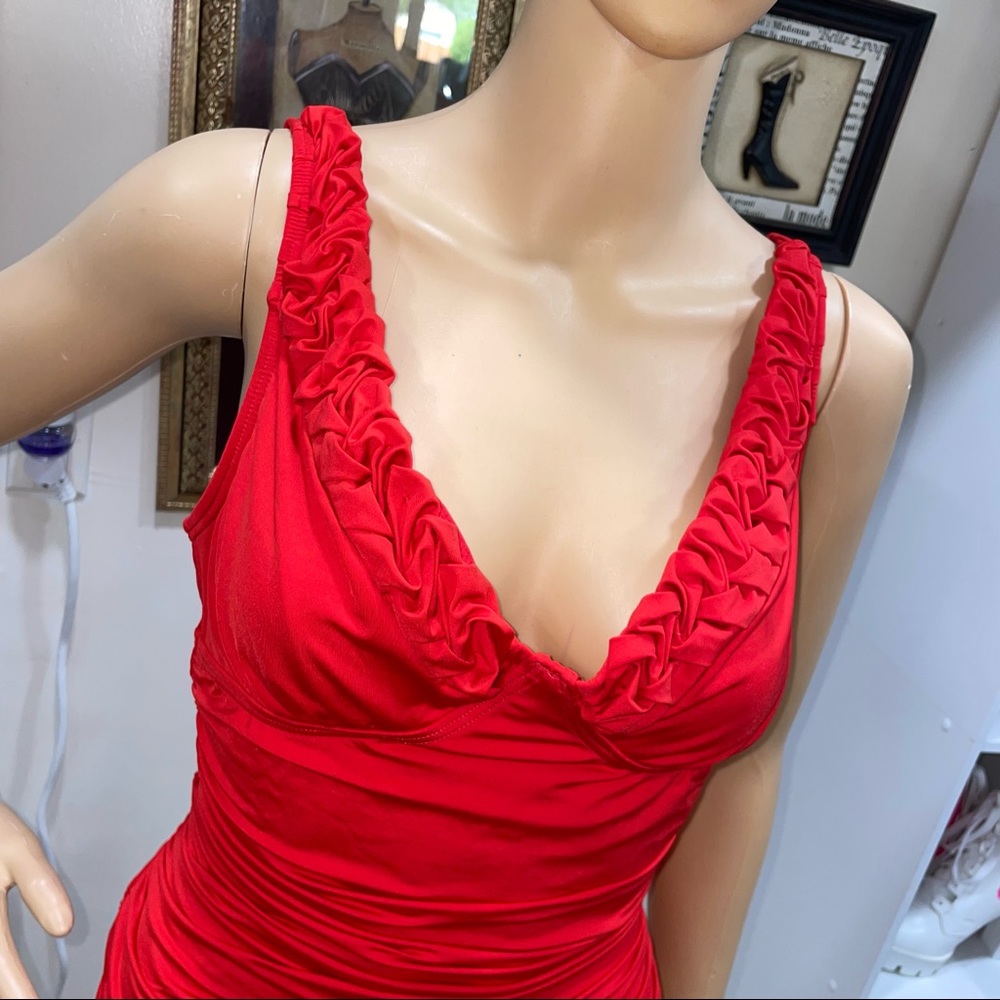 Jantzen Red Ruffle V Neck Swimsuit Size 14 Excellent Condition - Picture 3 of 14